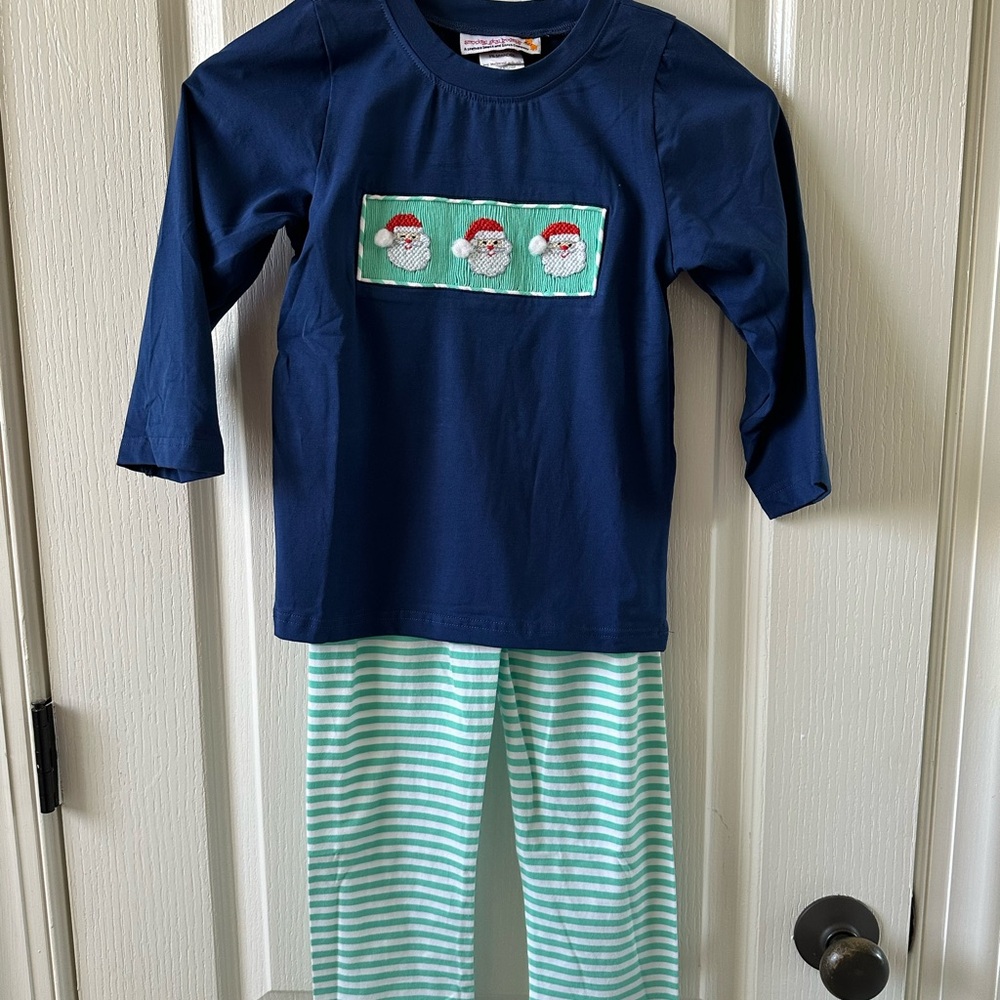 Smocking Dog size 5 smocked Santa top and pants set